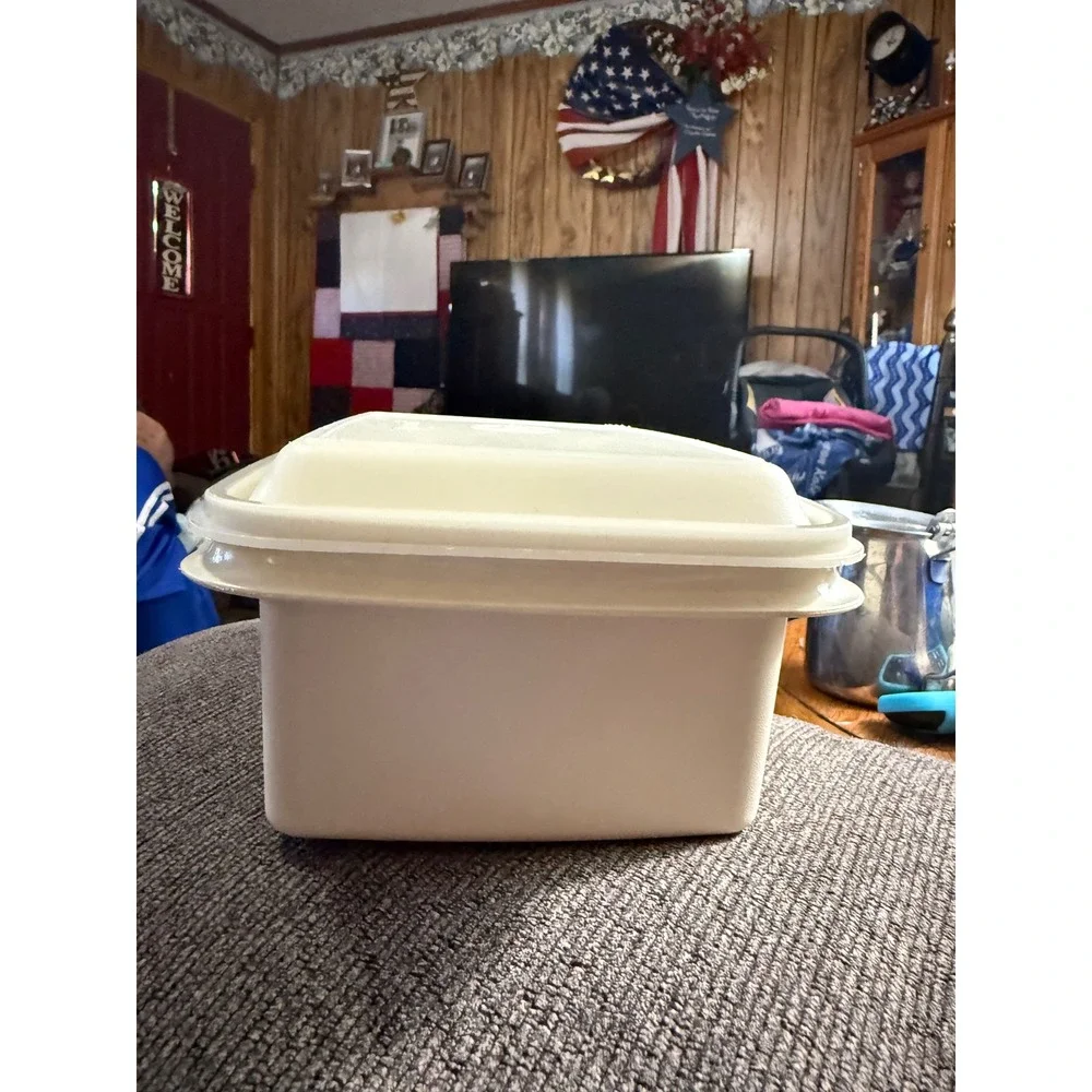 Vintage Tupperware Food Storage Container Square‎ Cream Beige With Lid Made USA